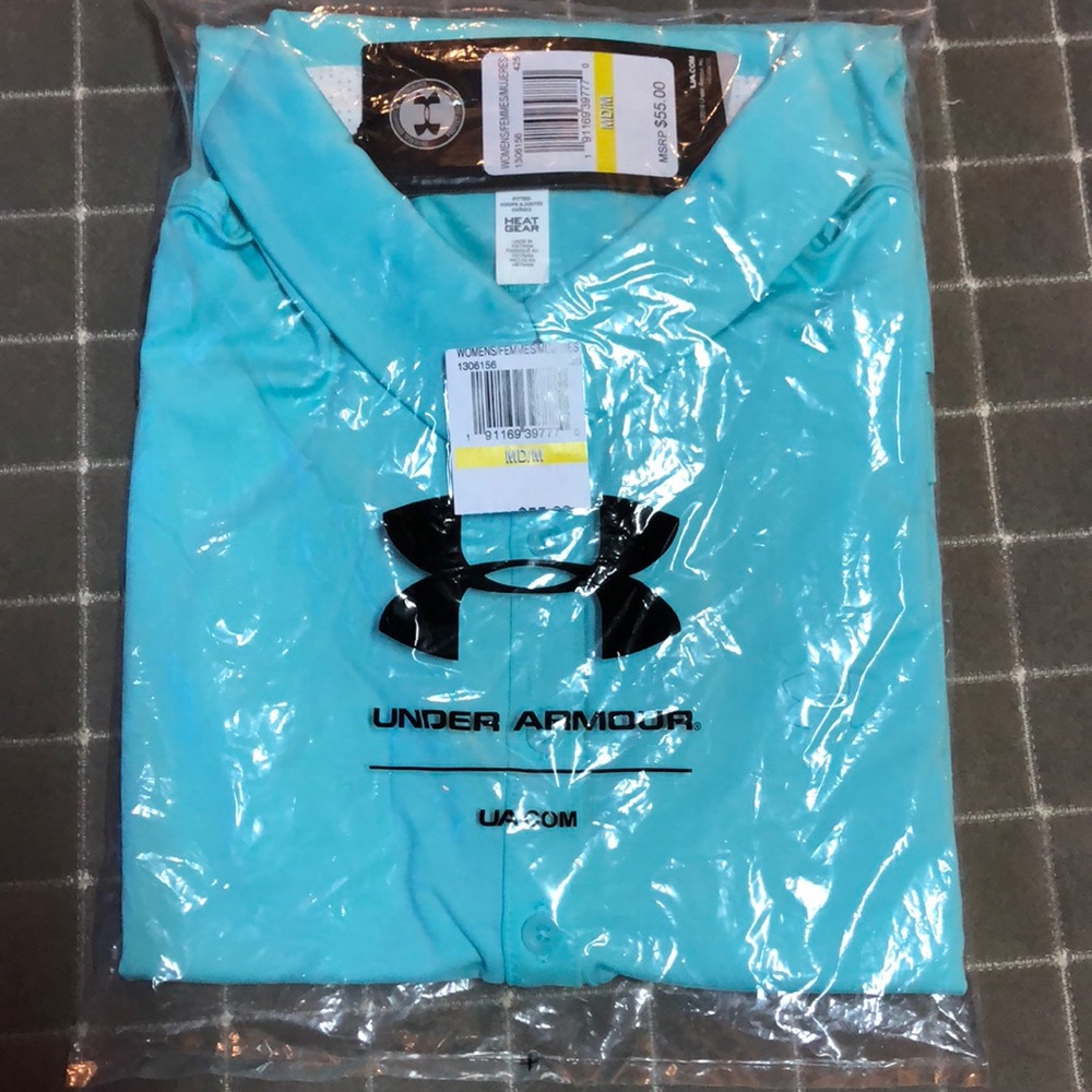 NWT women’s Under Armour UA M golf shirt